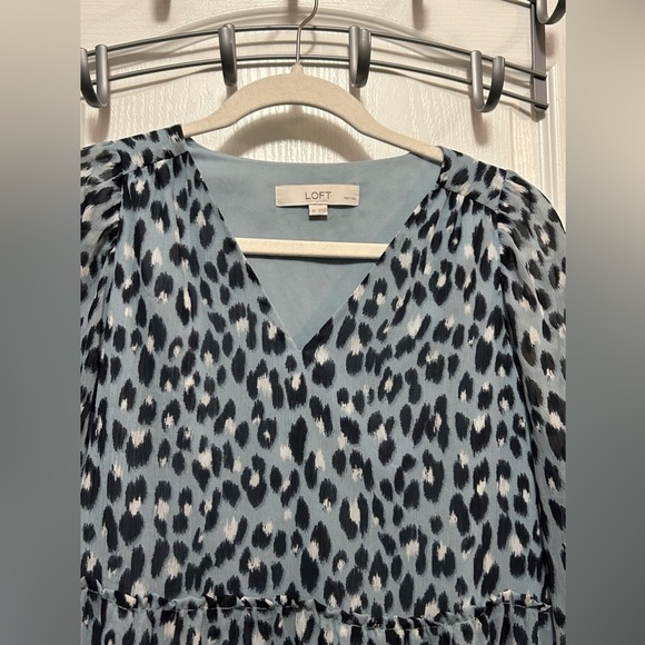 LOFT Blue Leopard Print Long Sleeve V-Neck Midi Dress women’s Petite small SP - Picture 3 of 16